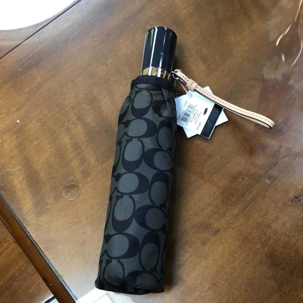 SOLD——-BRAND NEW COACH UMBRELLA
